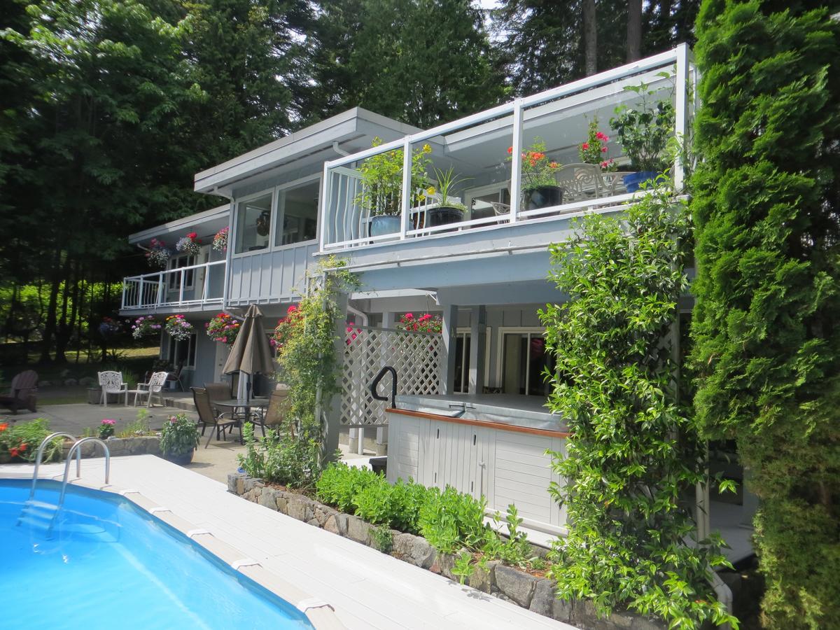 Caprice Bed and Breakfast Roberts Creek Εξωτερικό φωτογραφία