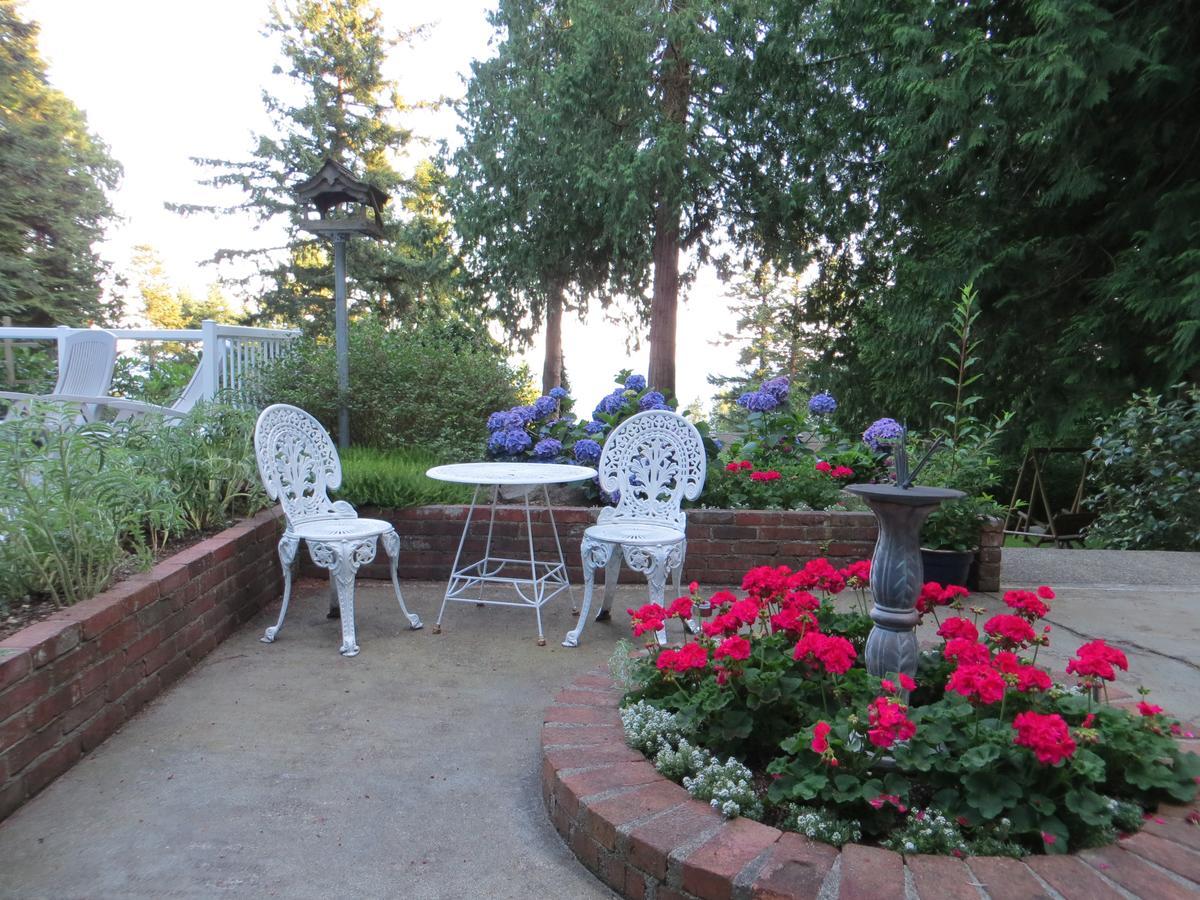 Caprice Bed and Breakfast Roberts Creek Εξωτερικό φωτογραφία